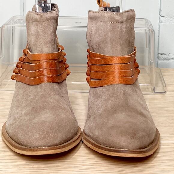 Diba True Sly Fox Gray Leather and Suede Ankle Booties 6 - Picture 4 of 9